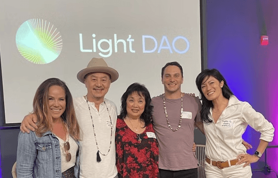 Light DAO 